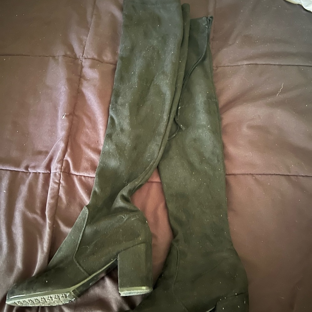 Elegant Black Over-the-Knee Boots